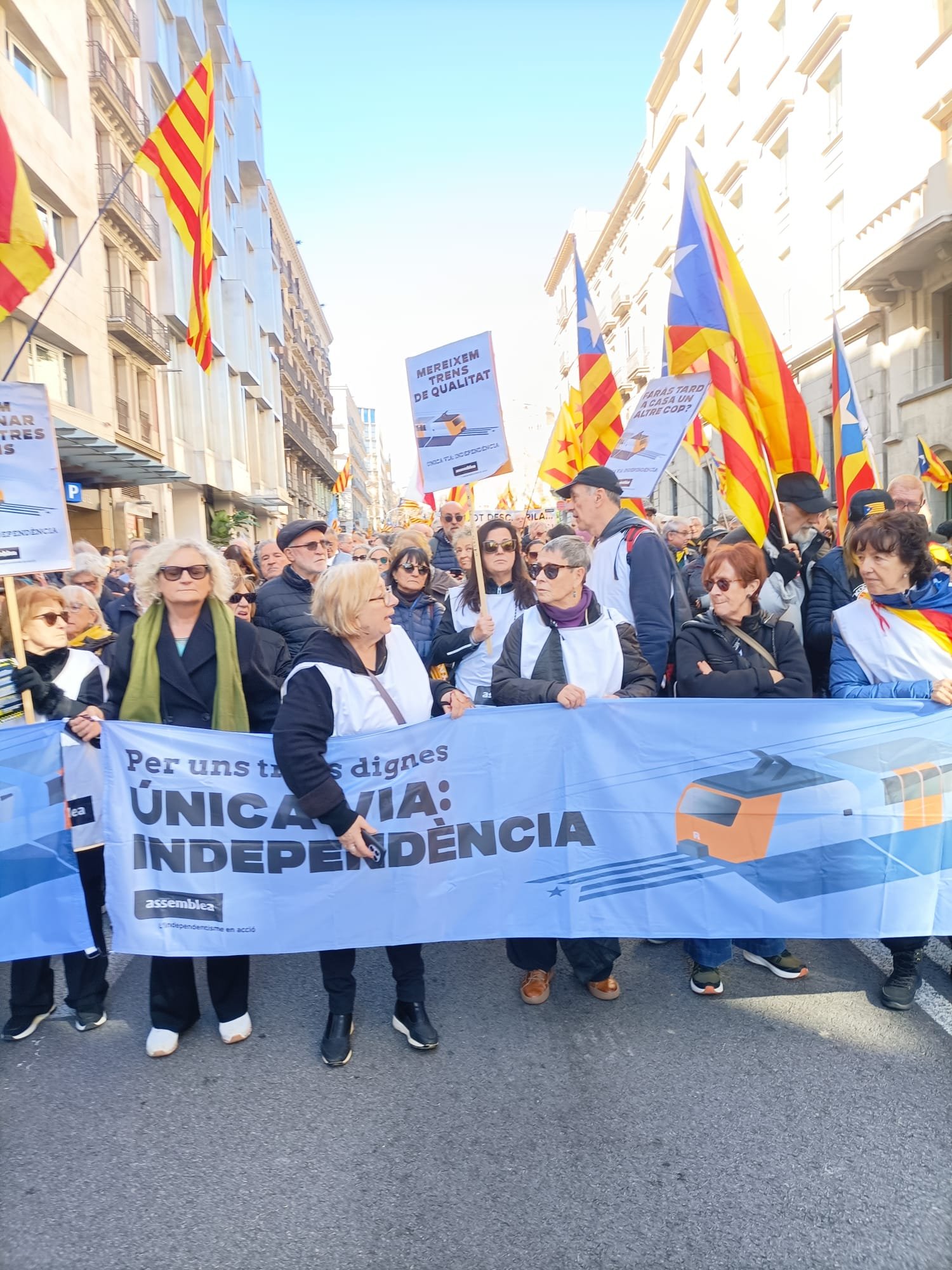 Els Cants de Llibertat a la manifestació independentista exigint uns trens dignes